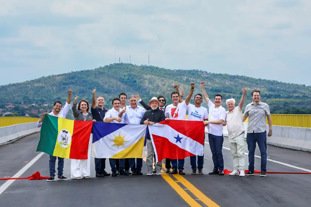 Governador Helder Barbalho participa da entrega da ponte que liga o Pará ao Tocantins sobre o Rio Araguaia